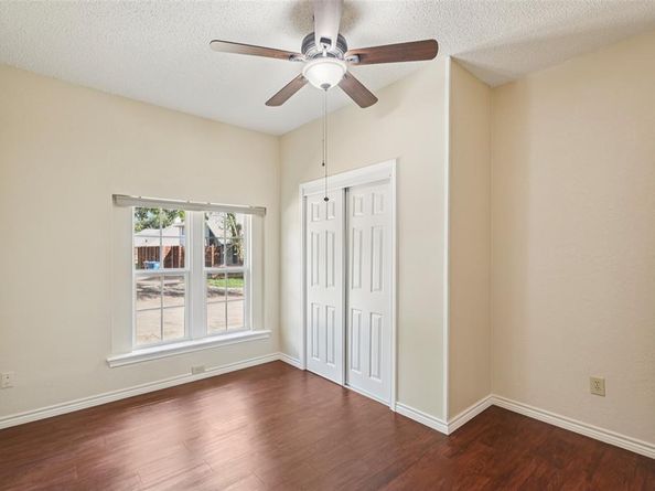 4236  Winding Way Court , Dallas Texas 75287