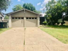 1322  Oakbrook Street , Lancaster Texas 75134