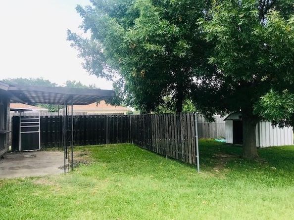 1322  Oakbrook Street , Lancaster Texas 75134