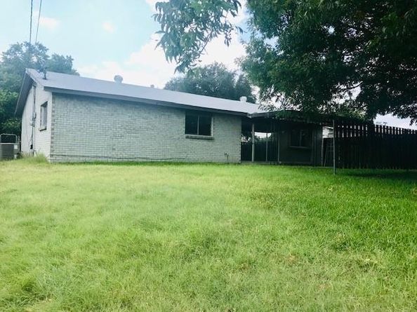 1322  Oakbrook Street , Lancaster Texas 75134