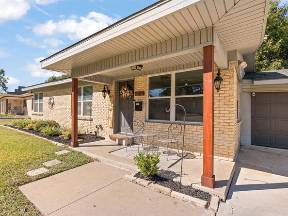 4816  Lowell Lane , Fort Worth Texas 76133
