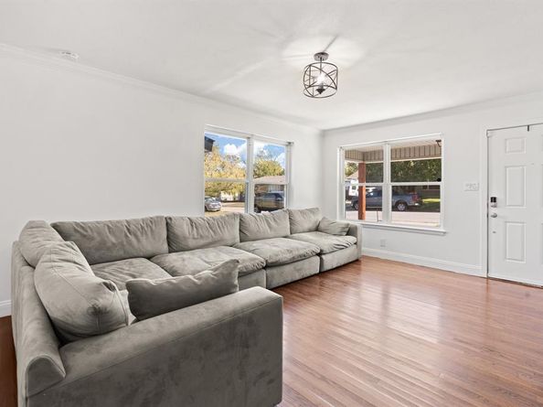 4816  Lowell Lane , Fort Worth Texas 76133