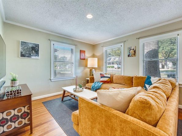 6214  Fairway Avenue , Dallas Texas 75227