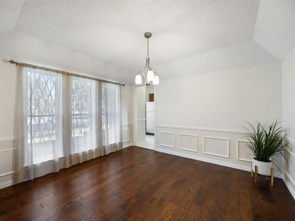 302  Ridgegate Drive , Garland Texas 75040