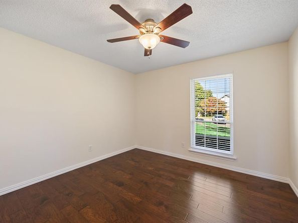 302  Ridgegate Drive , Garland Texas 75040