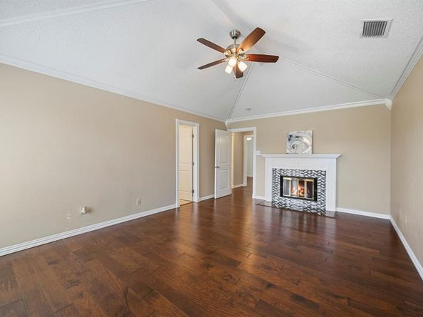 302  Ridgegate Drive , Garland Texas 75040