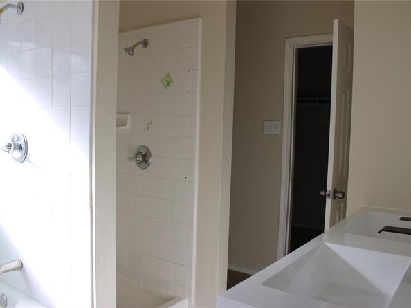 4653  Saint Francis Avenue , Dallas Texas 75227