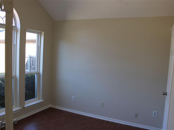 4653  Saint Francis Avenue , Dallas Texas 75227