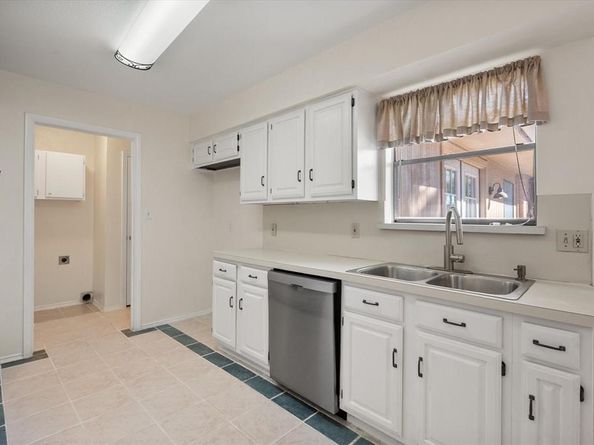 505  Meadow Ridge  , Cedar Hill Texas 75104