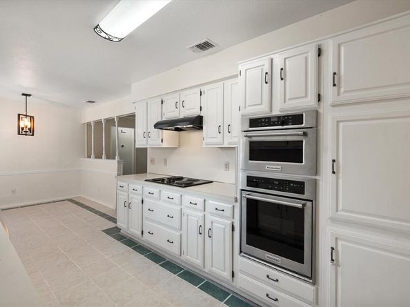 505  Meadow Ridge  , Cedar Hill Texas 75104