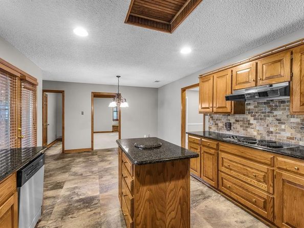 2309  Wimbledon Drive , Arlington Texas 76017