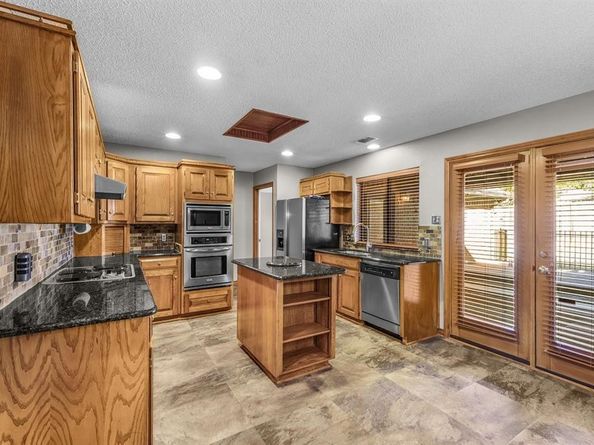 2309  Wimbledon Drive , Arlington Texas 76017