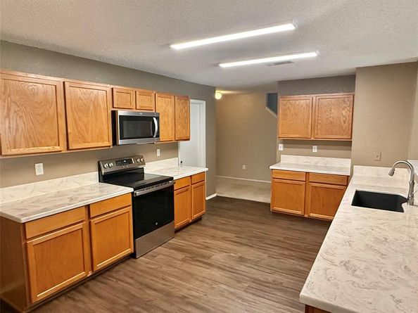 930  Dunkirk Lane , Arlington Texas 76017