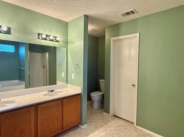 930  Dunkirk Lane , Arlington Texas 76017