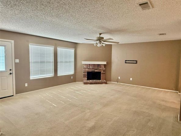 930  Dunkirk Lane , Arlington Texas 76017