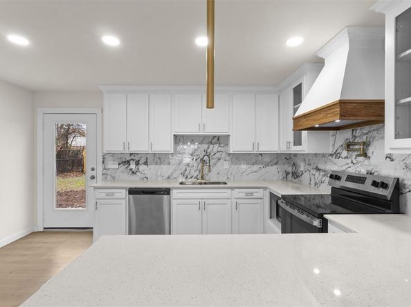 4031  Mehalia Drive , Dallas Texas 75241