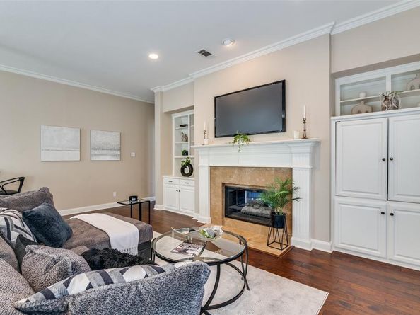 1113  Creekwood Drive , Garland Texas 75044