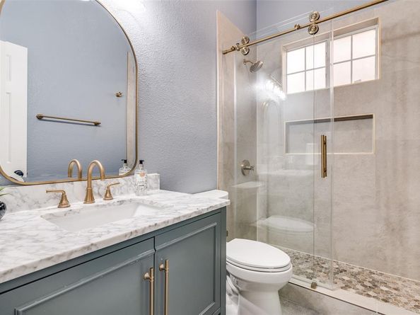 1113  Creekwood Drive , Garland Texas 75044