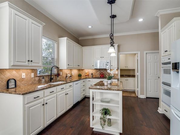 1113  Creekwood Drive , Garland Texas 75044