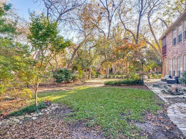 1113  Creekwood Drive , Garland Texas 75044