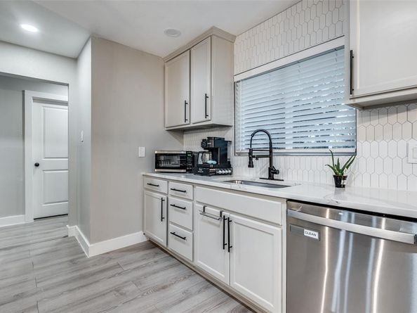 410  Highfall Drive , Dallas Texas 75232