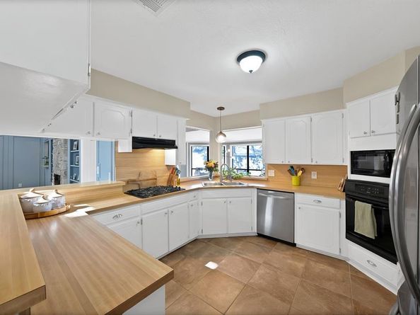 5707  Overridge Drive , Arlington Texas 76017