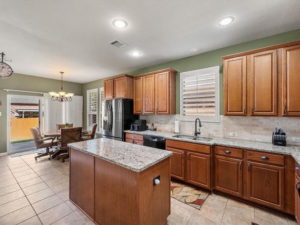 2415  Mesa Glen Drive , Arlington Texas 76001