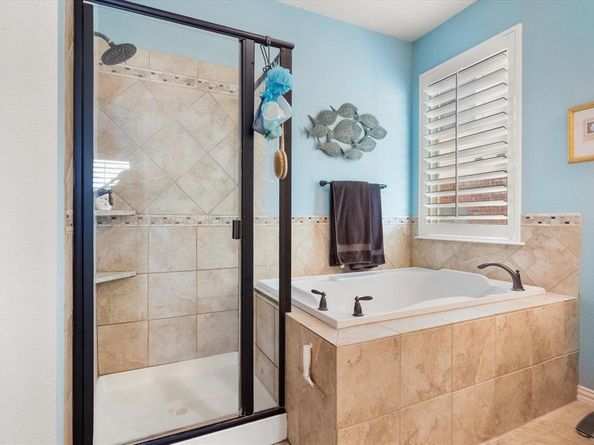 2415  Mesa Glen Drive , Arlington Texas 76001