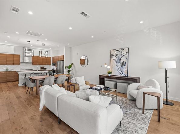 4545  Bowser Avenue  204, Dallas Texas 75219