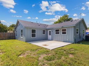 526 SE 11th  , Grand Prairie Texas 75051