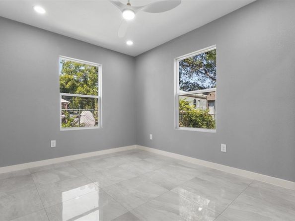 526 SE 11th  , Grand Prairie Texas 75051