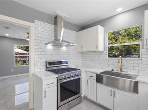 526 SE 11th  , Grand Prairie Texas 75051