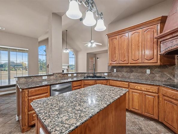 109  Silver Rose Boulevard , Burleson Texas 76028