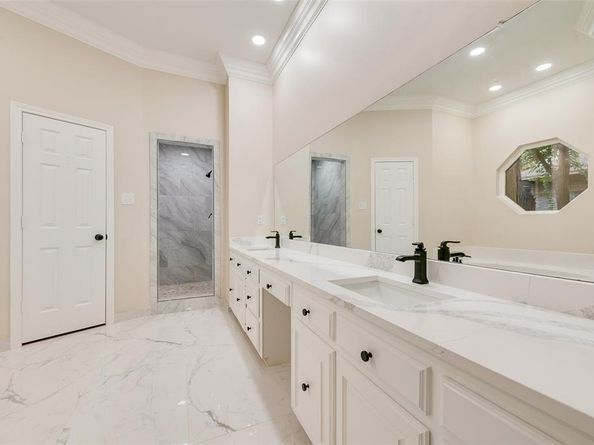 811  Cobblestone Court , Cedar Hill Texas 75104