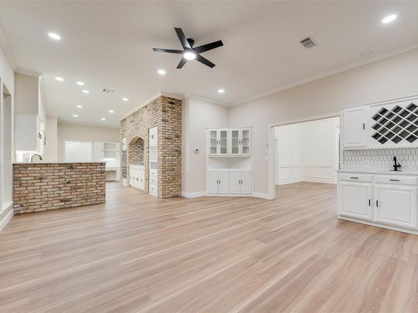 811  Cobblestone Court , Cedar Hill Texas 75104