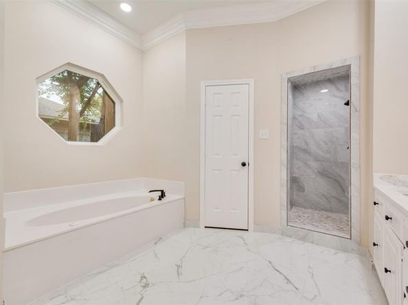 811  Cobblestone Court , Cedar Hill Texas 75104