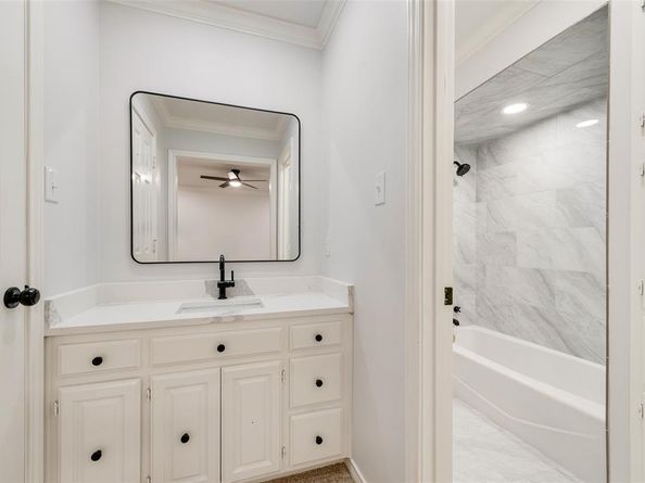 811  Cobblestone Court , Cedar Hill Texas 75104