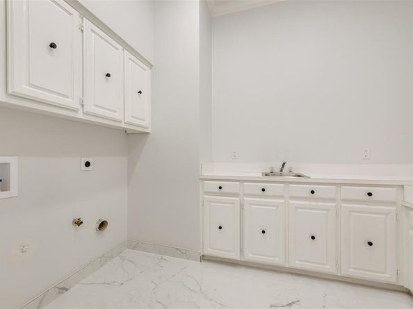 811  Cobblestone Court , Cedar Hill Texas 75104