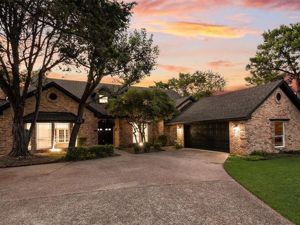 811  Cobblestone Court , Cedar Hill Texas 75104