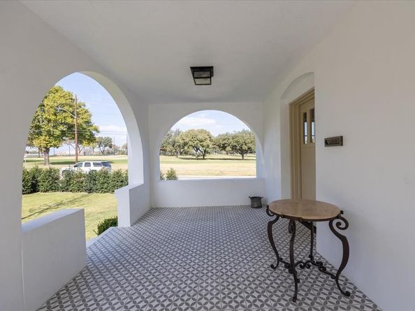 4259  Crestline Road , Fort Worth Texas 76107