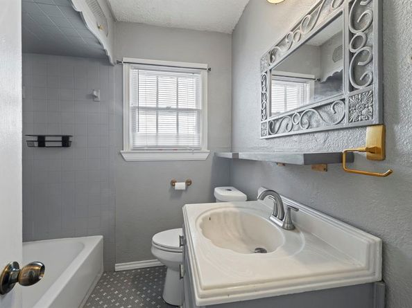 4820  Almena Road , River Oaks Texas 76114