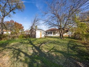 3827  Vineyard Drive , Dallas Texas 75212