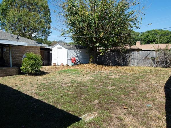 943  Maplecrest Drive , Lancaster Texas 75146