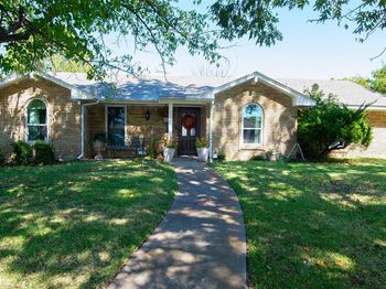943  Maplecrest Drive 