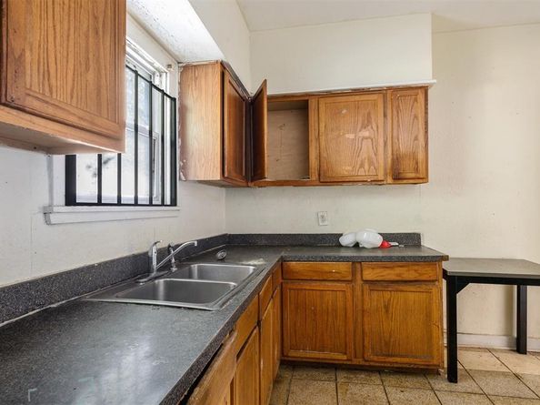 3743  Meadow Street , Dallas Texas 75215