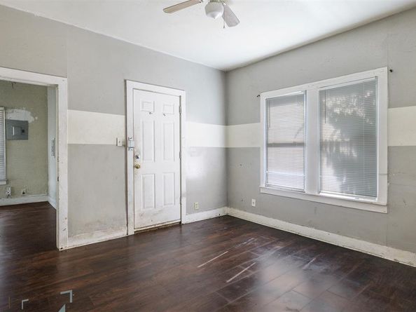3743  Meadow Street , Dallas Texas 75215