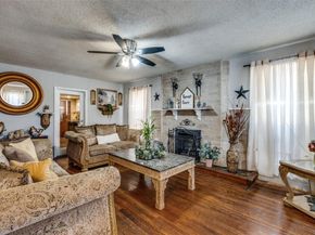 709 N Ewing Avenue , Dallas Texas 75203