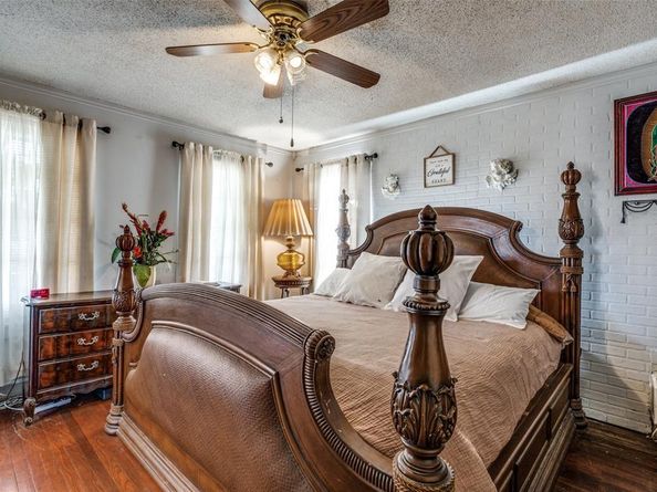 709 N Ewing Avenue , Dallas Texas 75203