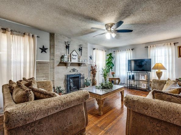 709 N Ewing Avenue , Dallas Texas 75203