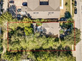 709 N Ewing Avenue , Dallas Texas 75203